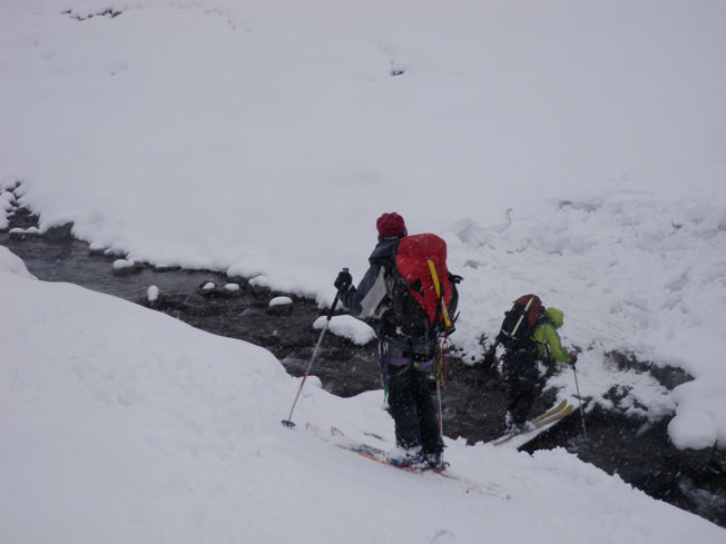 #44 les cols et la neige collante : dernier obstacle à 2200m les cols et la neige collante : dernier obstacle à 2200m