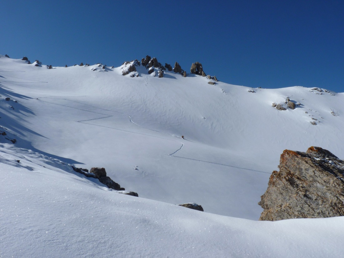 #9 A grandes courbes : Jc teste ses nouveaux skis ! A grandes courbes : Jc teste ses nouveaux skis !