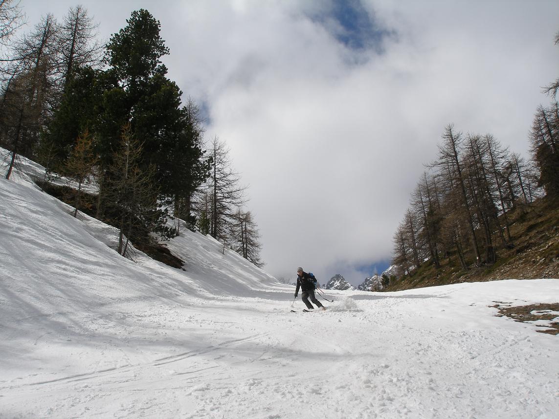 #23 descente sur fond chaurionde : neige souple mais faut pas sortir de la piste (neige pourrie) descente sur fond chaurionde : neige souple mais faut pas sortir de la piste (neige pourrie)