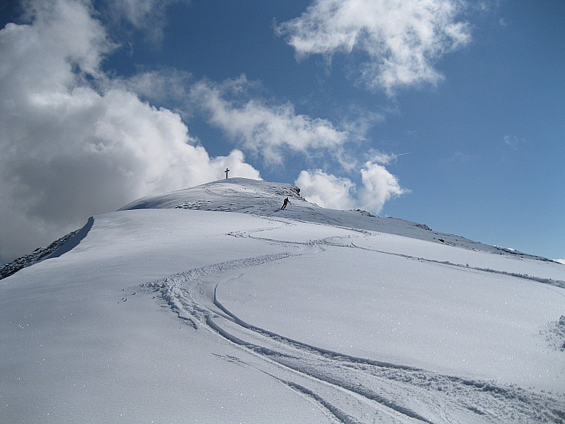 haut fort : Du bon skis sur l'arête