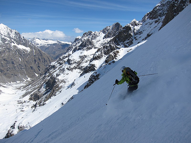 #7 Roche Faurio N : derniers virages en poudre Roche Faurio N : derniers virages en poudre