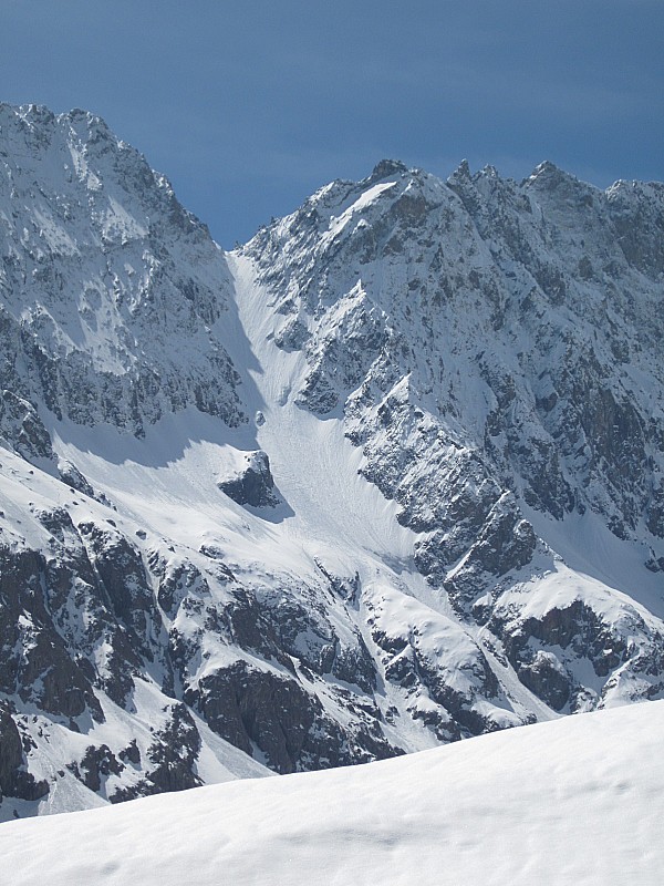 #12 Couloir Nord Roche Faurio : A midi, ça prend le soleil Couloir Nord Roche Faurio : A midi, ça prend le soleil
