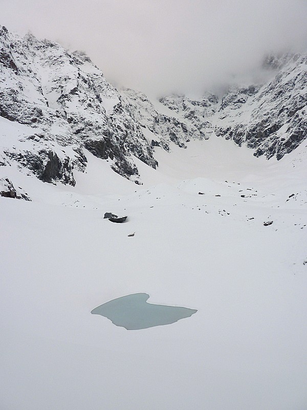 #2 Un lac se forme au croisement des 2 langues du glacier Noir. Un lac se forme au croisement des 2 langues du glacier Noir.