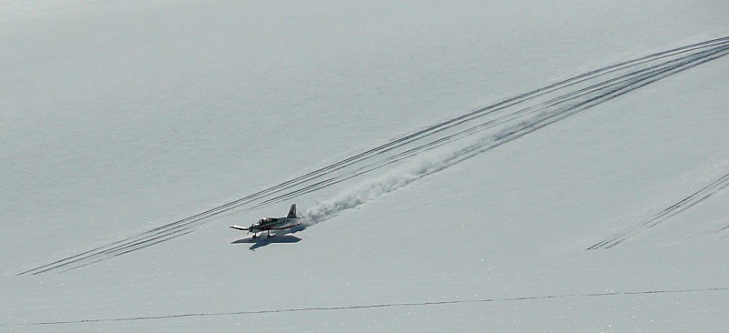 Un peu de bruit pendant 1/2h : 2 avions ont enchaîné les entraînements à l'atterrissage sur neige