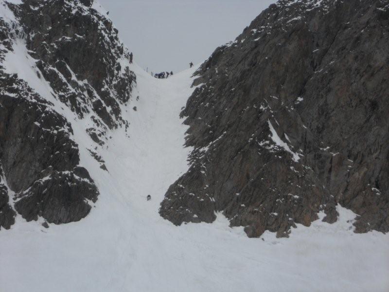 #2 couloir Est du Gélas : il y a du monde couloir Est du Gélas : il y a du monde