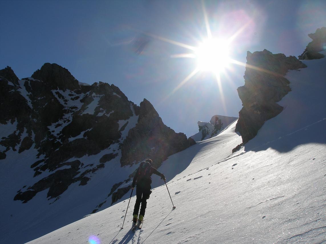 #9 sous le col des ugousses : de belles arètes s sous le col des ugousses : de belles arètes s'etendent sur toutes les crètes
