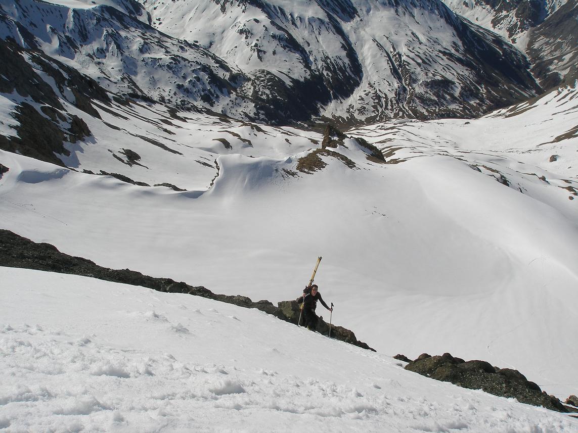 #10 couloir S de roche noire : avec les traces de pat on monte sans crampons(merci) couloir S de roche noire : avec les traces de pat on monte sans crampons(merci)
