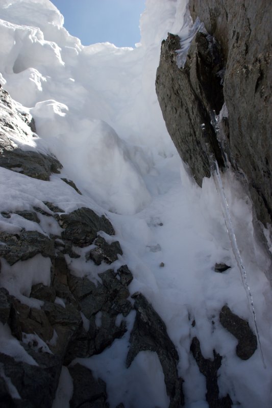 #8 col N : Je passe plus, il aurait fallu enlever les skis et l col N : Je passe plus, il aurait fallu enlever les skis et l'appareil photo