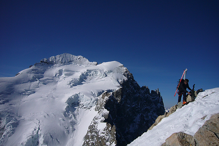 #4 L L'arête, 02 : Petit passage en rocher sur l'arête rive droite de Roche Faurio.