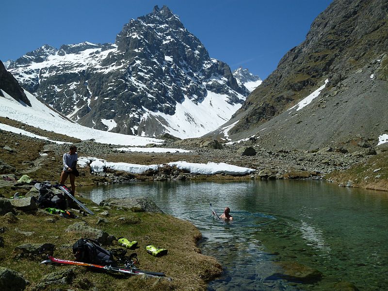 #15 On déchausse au petit lac : frisquet mais trop bon On déchausse au petit lac : frisquet mais trop bon