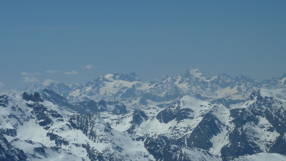 Ecrins : toujours les memes qui dépassent !!