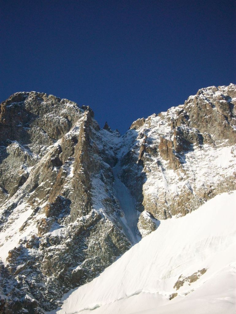 Couloir N : Pour le ski c'est encore un peu juste...