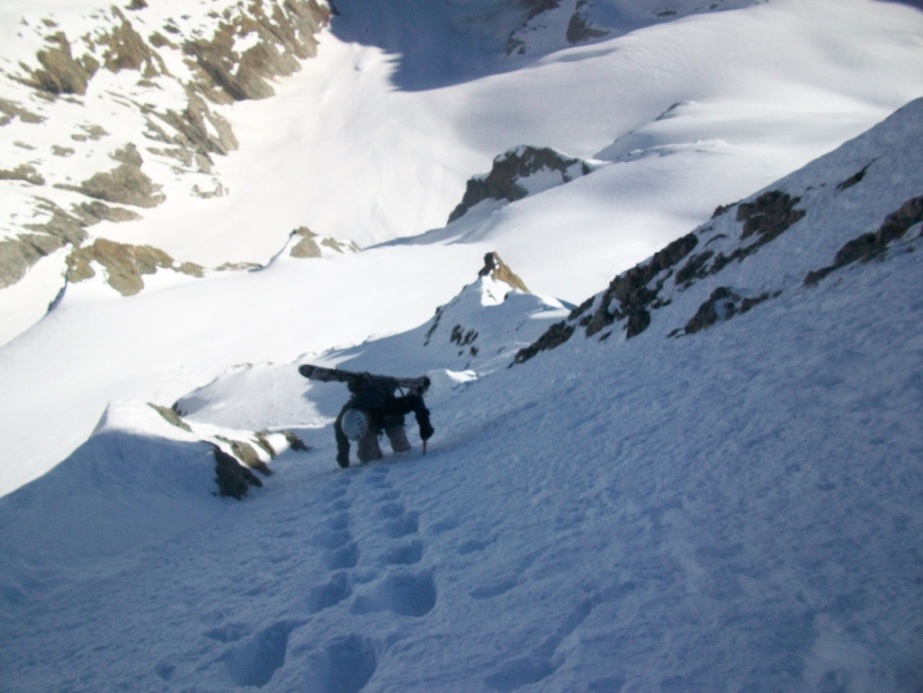 #8 Couloir Macho : Le vide se creuse ! Couloir Macho : Le vide se creuse !