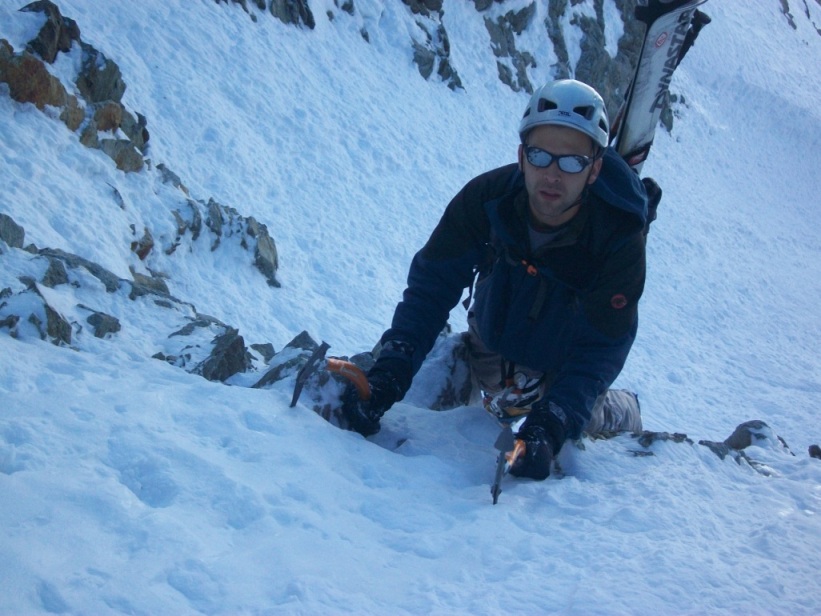 #19 Couloir Macho : Pour se retrouver, d Couloir Macho : Pour se retrouver, d'un coup bcp plus bas... au ressaut de la partie inférieure.