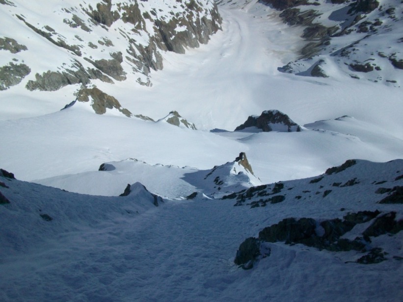 #17 Couloir Macho : Et enfin le bas du haut du couloir, qui se situe juste au dessus du haut de la partie basse (du couloir) Couloir Macho : Et enfin le bas du haut du couloir, qui se situe juste au dessus du haut de la partie basse (du couloir)