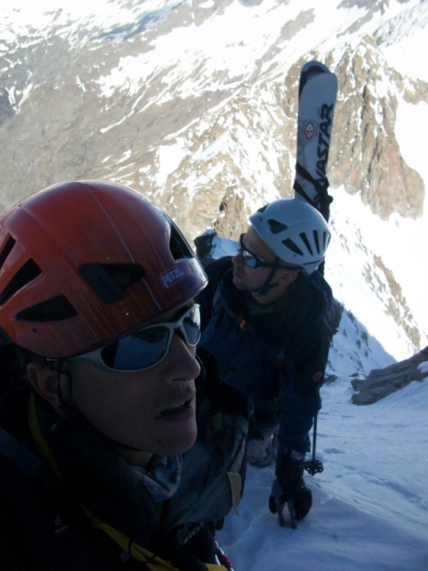 #13 Couloir Macho : Summit... mais ou est le photographe ? Couloir Macho : Summit... mais ou est le photographe ?