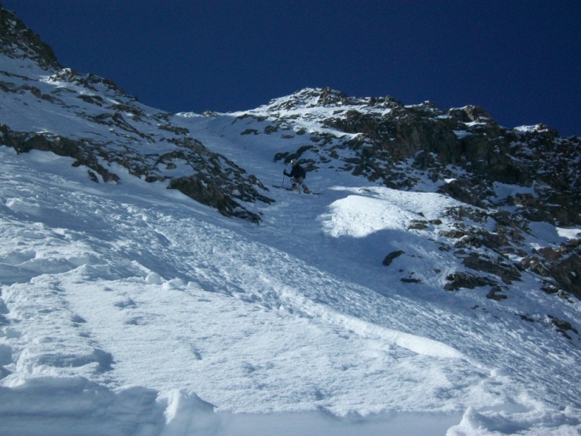 Couloir Macho : Bas du haut du couloir dont on sort par une petite écharpe.