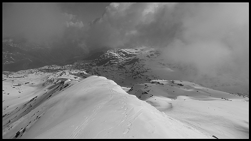 #6 Aiguille de Laisse : Ca se couvre un peu au sommet. Aiguille de Laisse : Ca se couvre un peu au sommet.
