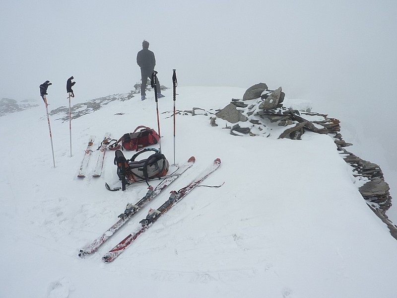 #4 Caramantran dans le brouillard : Pas beaucoup de vue, sauf pendant quelques secondes quelquefois. Caramantran dans le brouillard : Pas beaucoup de vue, sauf pendant quelques secondes quelquefois.