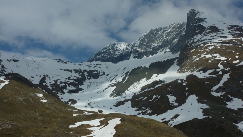 #14 Vu d Vu d'en bas : C'est rentable. Neige à 10 mn du refuge