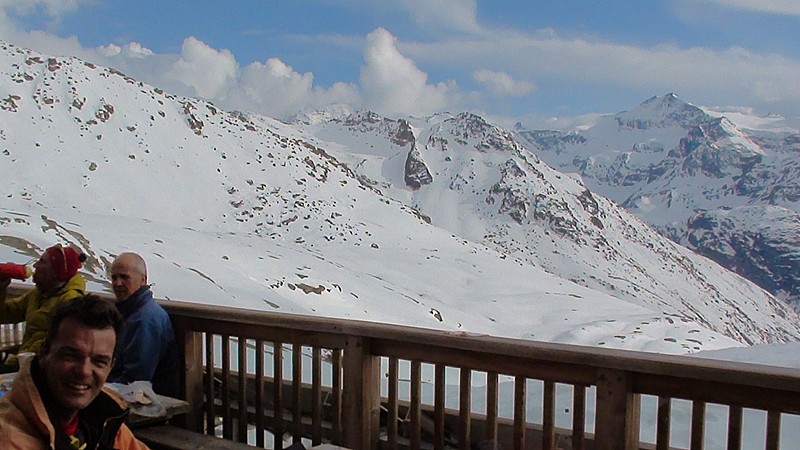 #1 vu d vu d'ensemble : De la terrasse accueillante du Carro, on voit la suite des représailles, le col de trièves et l'albaron