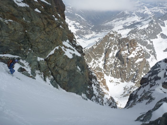 #10 Viso : L Viso : L'entree du central, il y a de l'espace