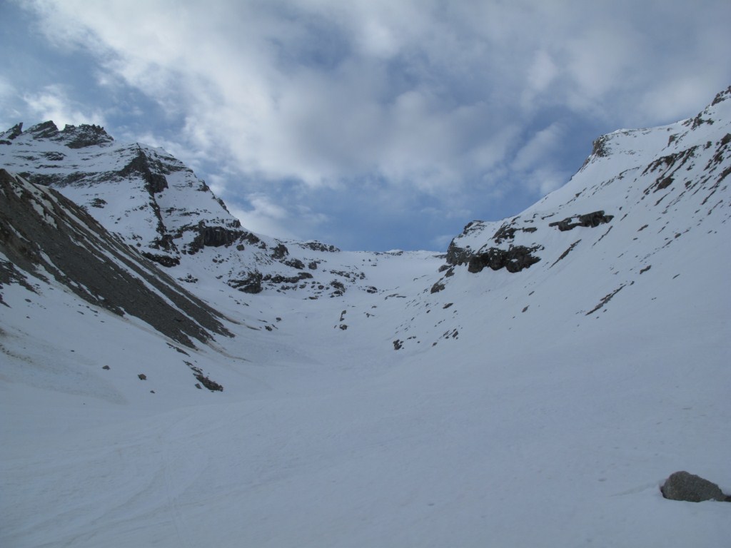 Au fond le glacier Grand Etret : La météo est encore un peu lugubre et pas motivante