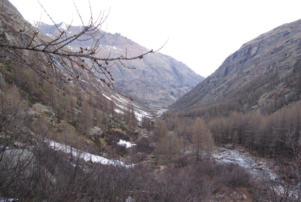 #3 Vallon de Seiva : La partie à pied skis sur le dos Vallon de Seiva : La partie à pied skis sur le dos