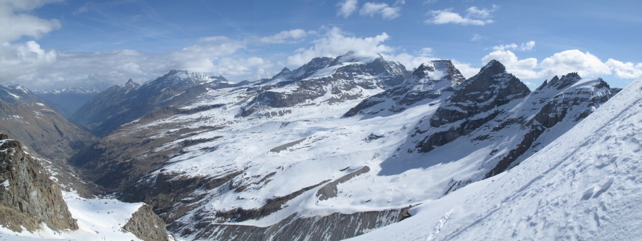 #1 La chaîne à droite du vallon : L La chaîne à droite du vallon : L'ensemble Grand Paradis et son socle
