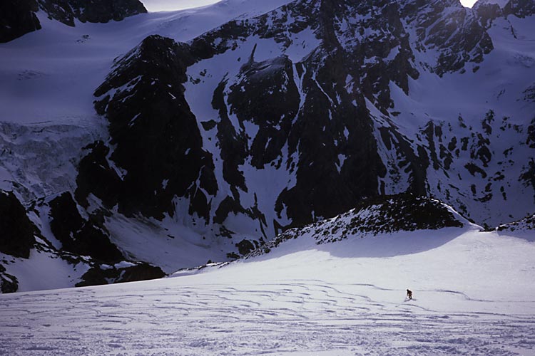 #15 Tsa de Tsan : descente sur le glacier depuis le Col du Mont Brûlé Tsa de Tsan : descente sur le glacier depuis le Col du Mont Brûlé