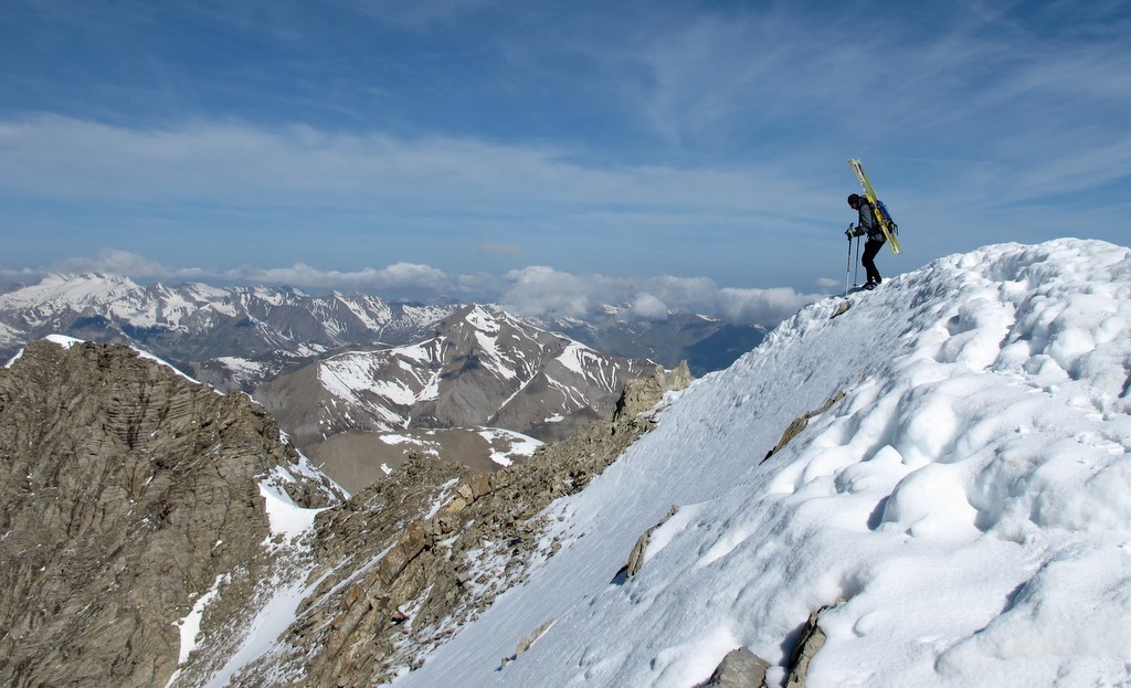 #5 Vers le départ du couloir NW : Il faut traverser jusqu Vers le départ du couloir NW : Il faut traverser jusqu'à la selle neigeuse