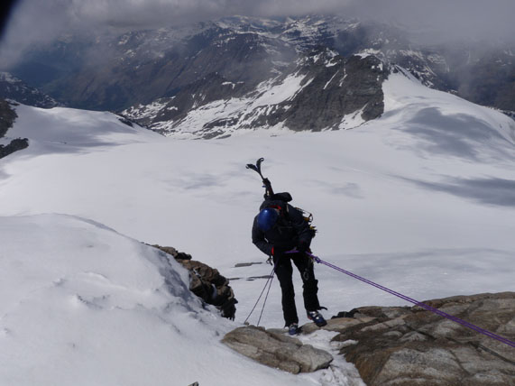 #16 la vedette au rappel : corde de 30 m suffisante la vedette au rappel : corde de 30 m suffisante