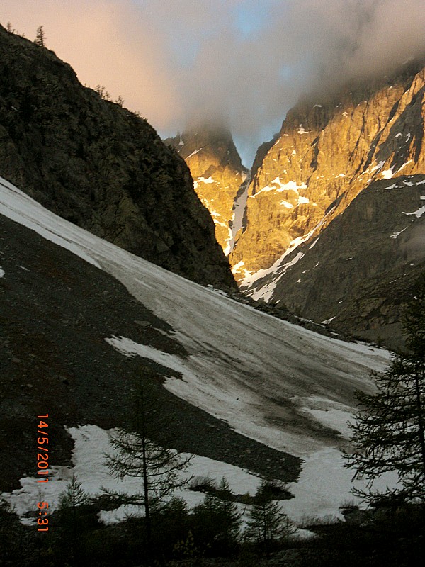 #1 Col des avalanches : au petit matin. Col des avalanches : au petit matin.