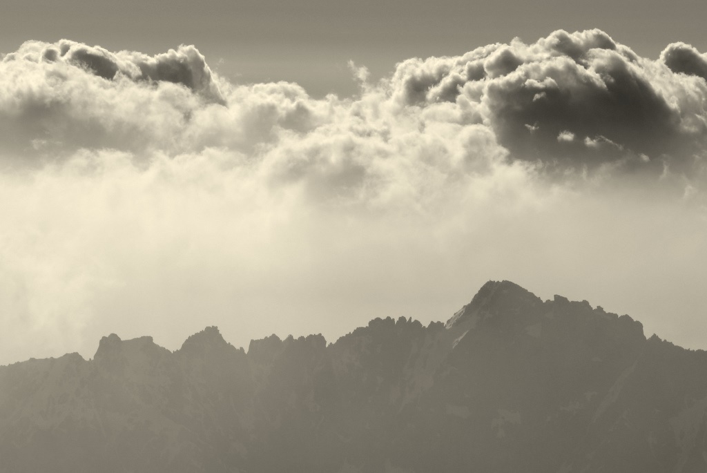 #3 Nuages sur la crête frontière Nuages sur la crête frontière