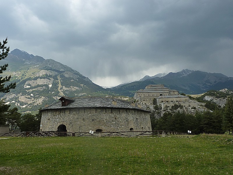 La barrière de l'Esseillon : Le fort Victor Emmannuel et les autres forts construits pour se défendre des français.
