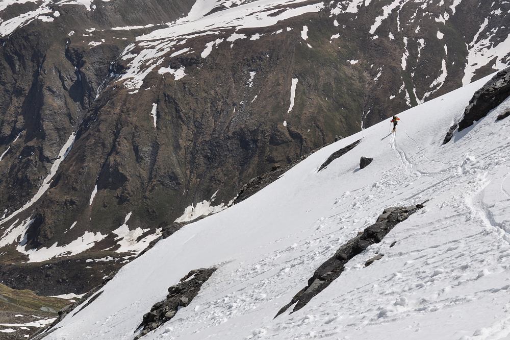 Plattes des Chamois : Pascal à la recherche du passage dans les barres