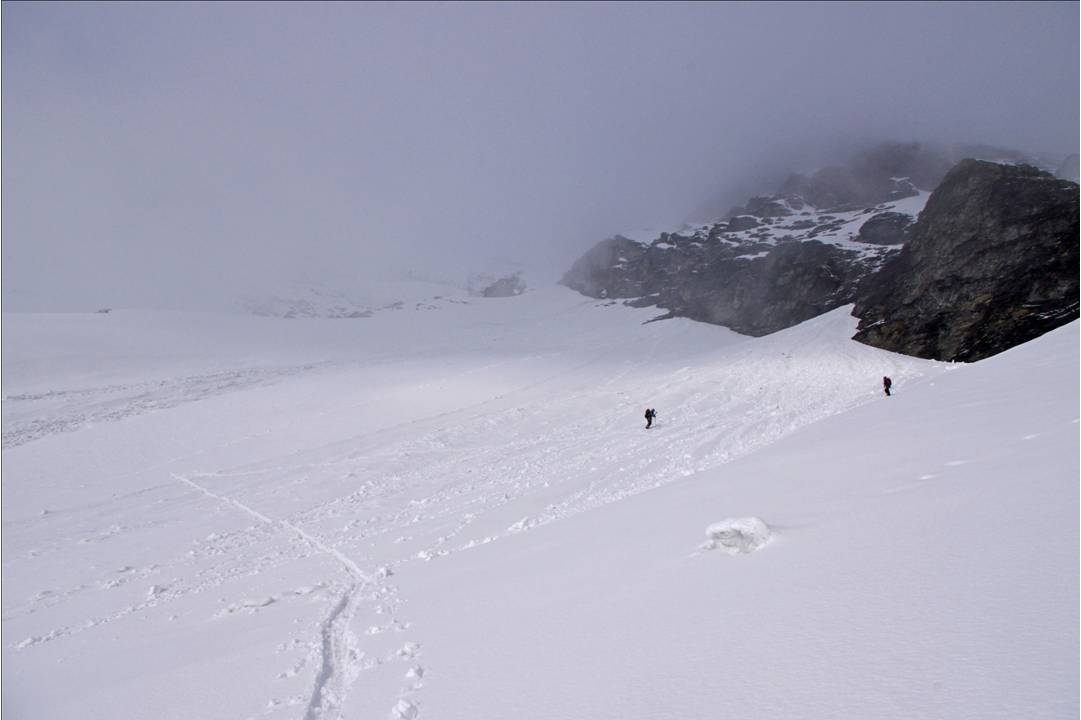 Trace ascendante Pedro-Clément : Contre une éventuelle bielle d'altitude, 2 possibilités: 1 canette de Coca... ou 1 trace experte à la montée Pedro / Clément.