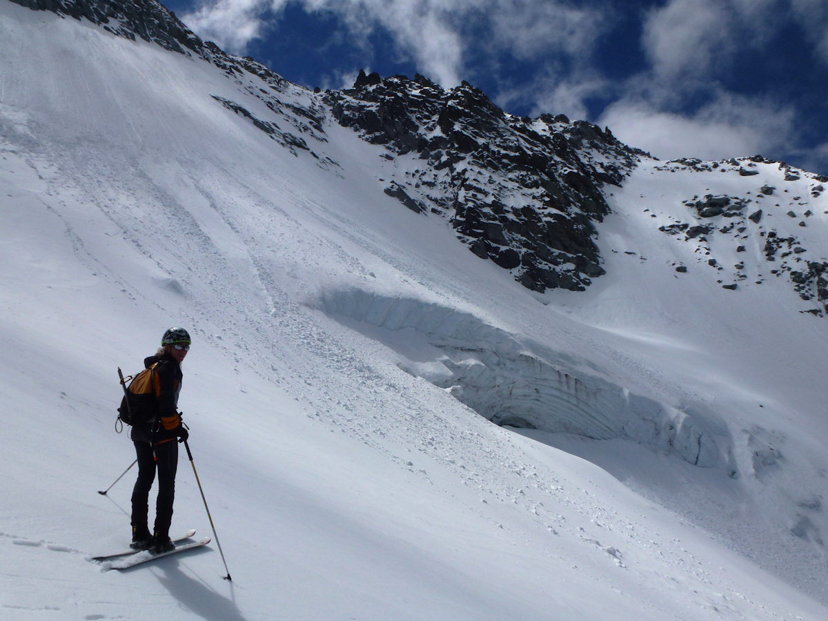 Descente de la face Ouest : Petite pause devant les séracs.