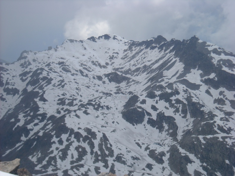 vers la Belle étoile : pas mal de neige encore