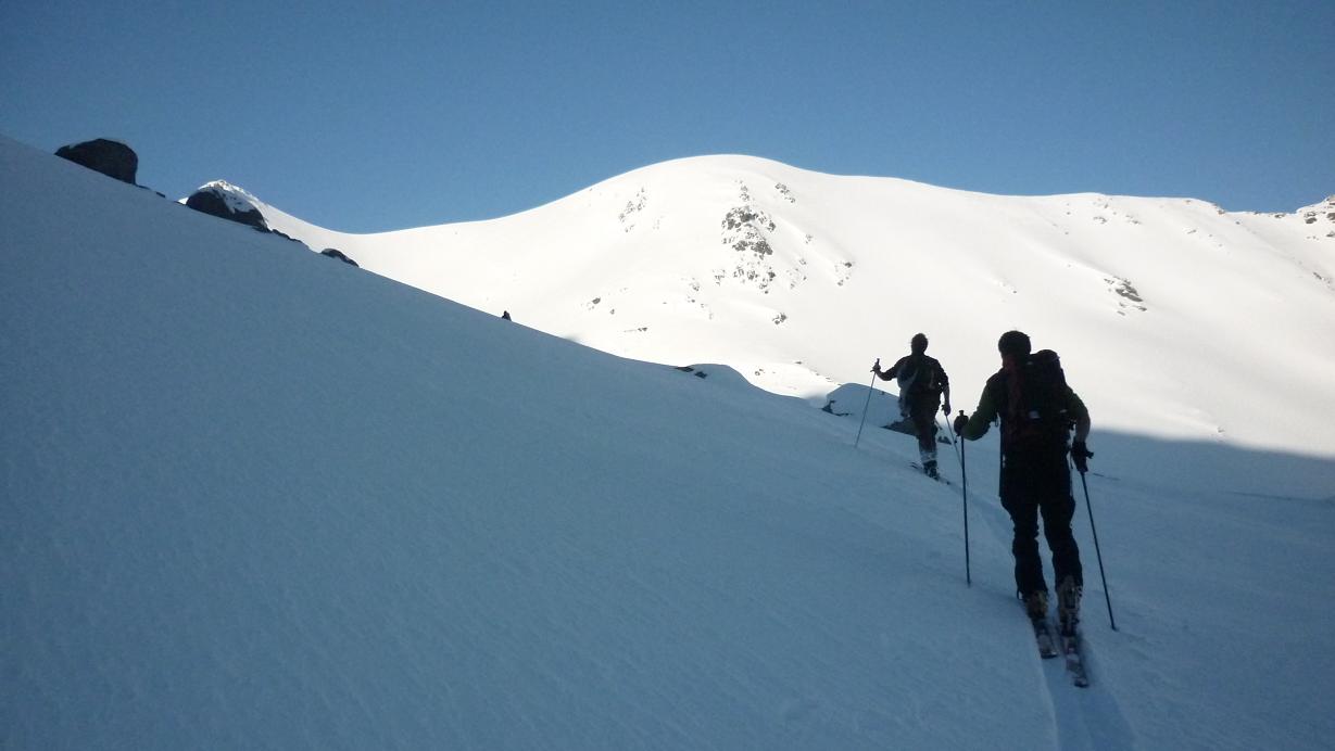 #1 Lofoten : Le col et le sommet à gauche, les pentes descendues à droite Lofoten : Le col et le sommet à gauche, les pentes descendues à droite