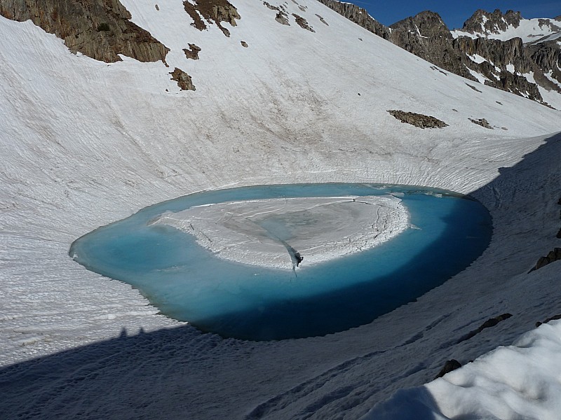 #3 Lac de Fremamorte. : Anneau turquoise. Lac de Fremamorte. : Anneau turquoise.