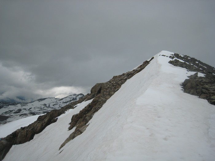 #6 Montée le long de la crête : Cela passe jusqu Montée le long de la crête : Cela passe jusqu'au sommet (tout juste...)