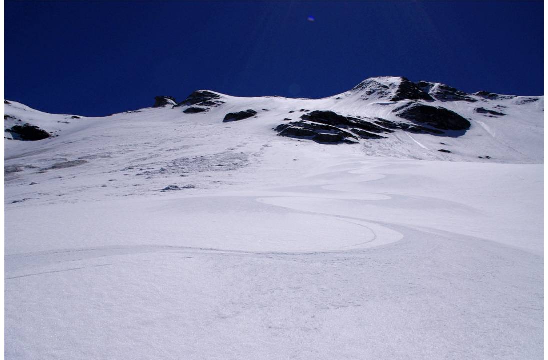 #10 Le Ski Alpinisme : Passage moquette sous les pentes nord de la Grande-Rousse SUD... çà c Le Ski Alpinisme : Passage moquette sous les pentes nord de la Grande-Rousse SUD... çà c'est du ski alpinsime... comme je ne peux pas m'en passer. Et vous???