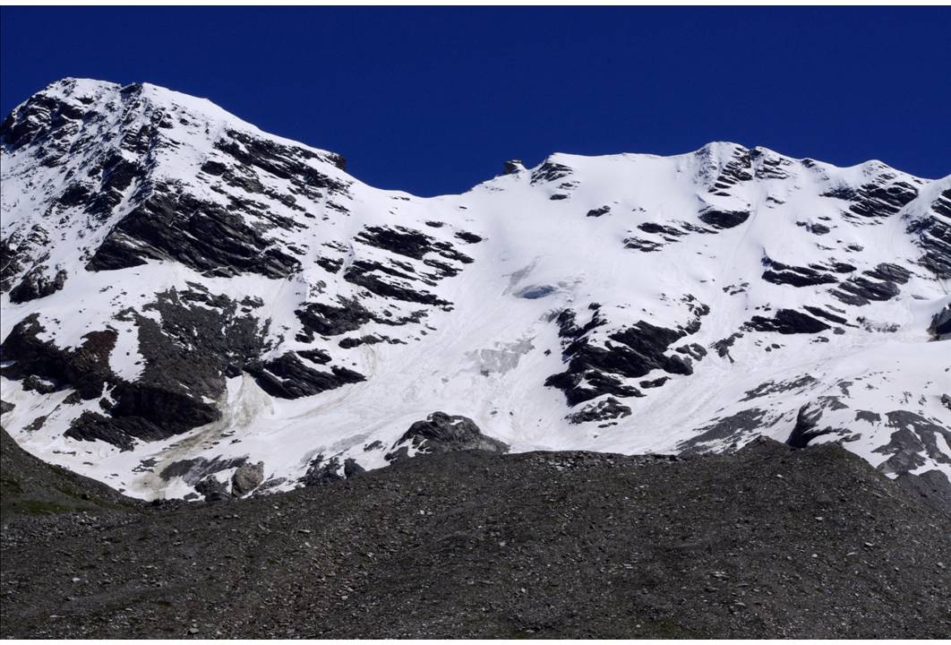 #12 En plein PAMIR??? : Par son isolement, sa nature, ses aspects... la Grande Rousse ne serait-elle pas un sommet asiatique... émergé en Europe? En plein PAMIR??? : Par son isolement, sa nature, ses aspects... la Grande Rousse ne serait-elle pas un sommet asiatique... émergé en Europe?