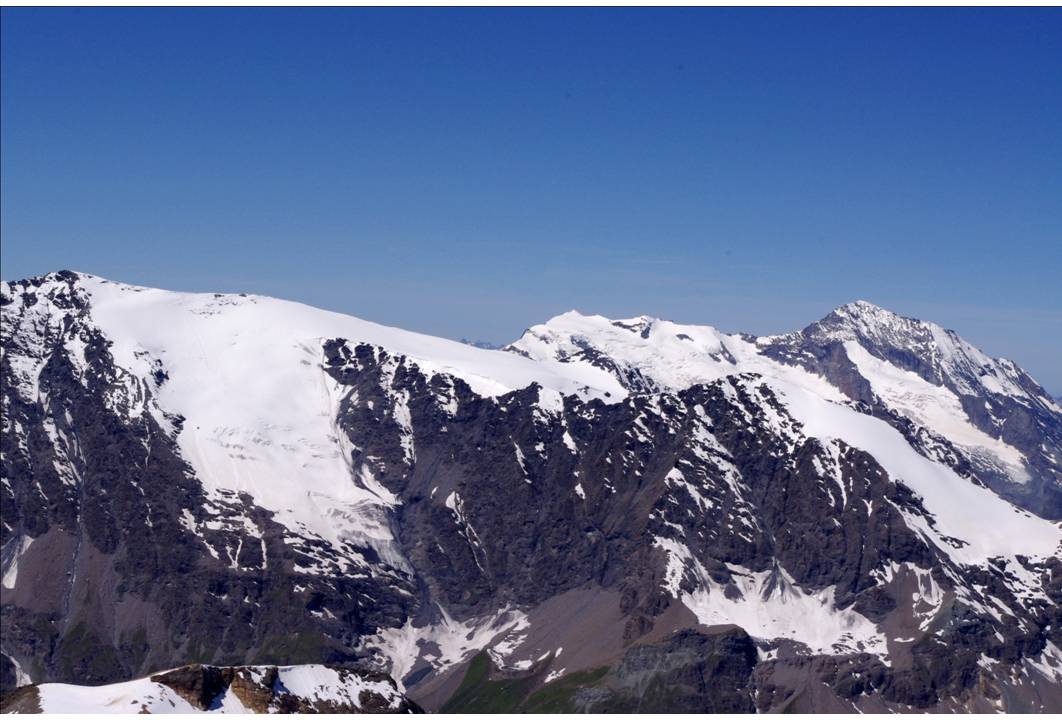#5 Les Plattes : Petite fixette? Les Plattes des Chamois???
Ou plutôt, un choc esthétique jamais éteint??? Les Plattes : Petite fixette? Les Plattes des Chamois???
Ou plutôt, un choc esthétique jamais éteint???