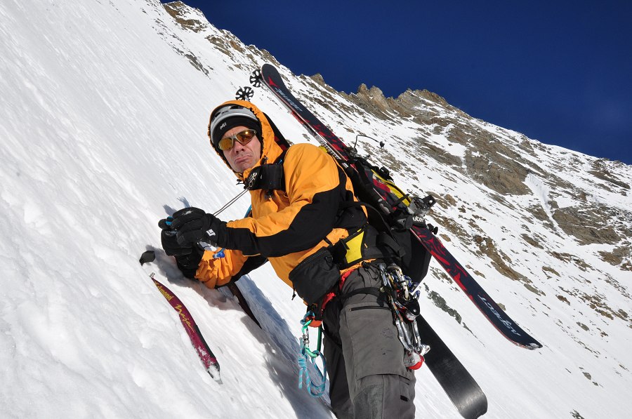 Pedro, inconsolable de devoir redescendre en crampons