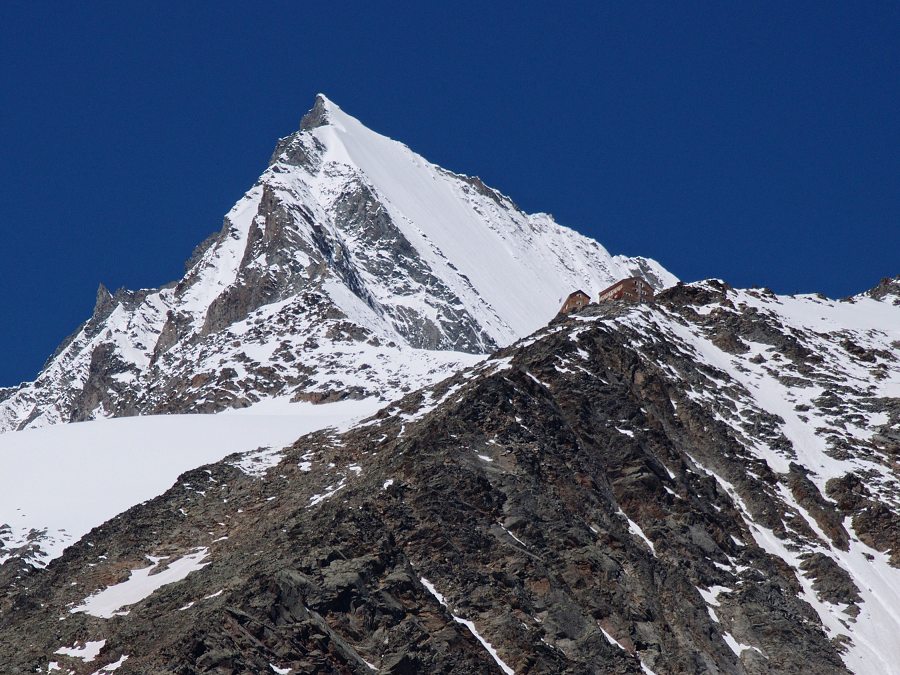 Lenzspitze : bien gardée par son refuge