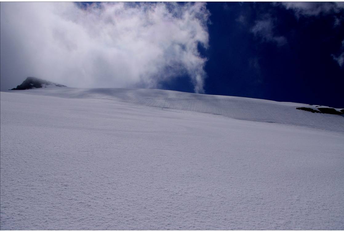 #13 Ski grésil, grandes courbes : Une couche de grésil dur, et des grandes courbes appuyées pour mordre le support. Ski grésil, grandes courbes : Une couche de grésil dur, et des grandes courbes appuyées pour mordre le support.