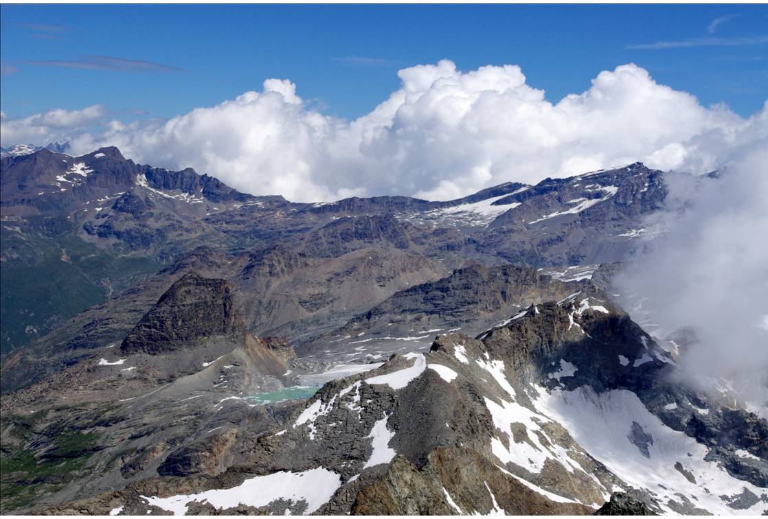 #9 La Cime du Carro en face : En face des Evettes, les faces SUD de la Grande Aiguille Rousse (GAR) et de la Cime du Carro, dont la face N magnifique fut visitée cet hiver avec Sancy & MissChoco....Inoubliable! A droite les Levanna luttent avec la n La Cime du Carro en face : En face des Evettes, les faces SUD de la Grande Aiguille Rousse (GAR) et de la Cime du Carro, dont la face N magnifique fut visitée cet hiver avec Sancy & MissChoco....Inoubliable! A droite les Levanna luttent avec la n