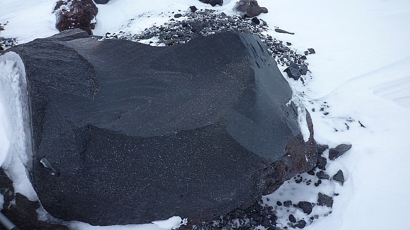 #16 Basalte : Une belle roche volcanique Basalte : Une belle roche volcanique